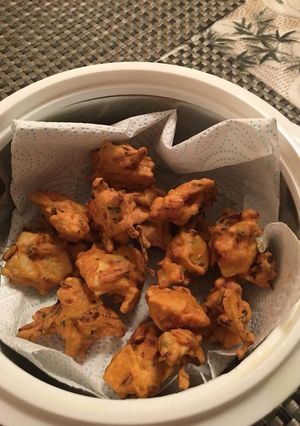 A picture of Vegetable pakoras.