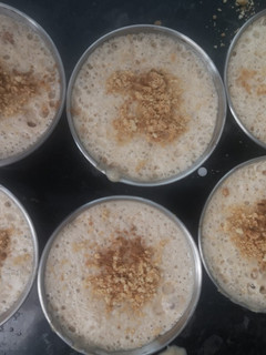Una foto de Postre casero de almendras y nueces