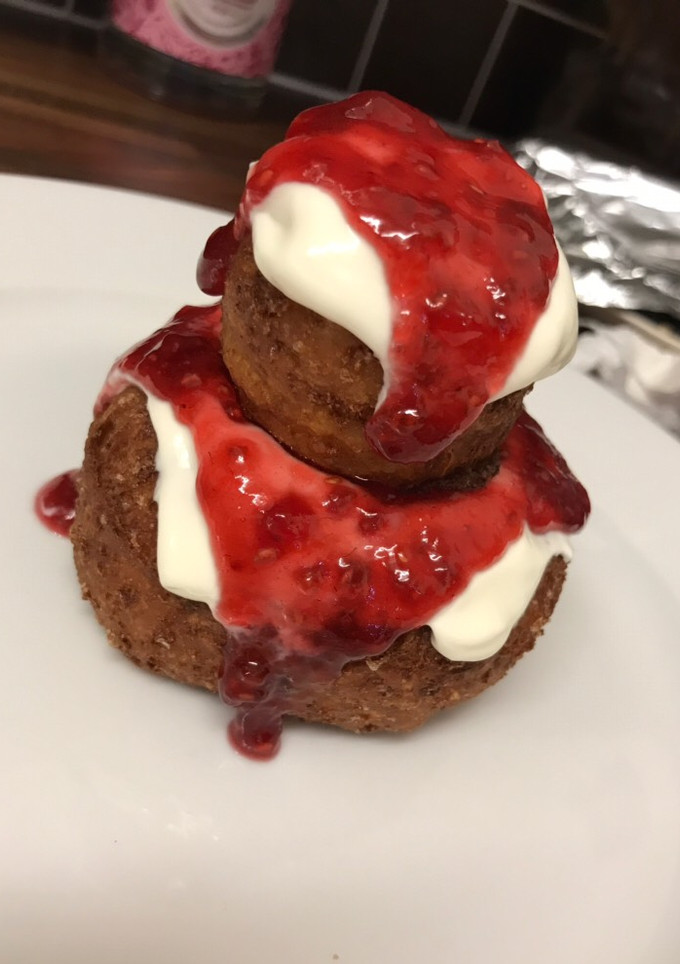 Una foto de Papanași • Postre rumano