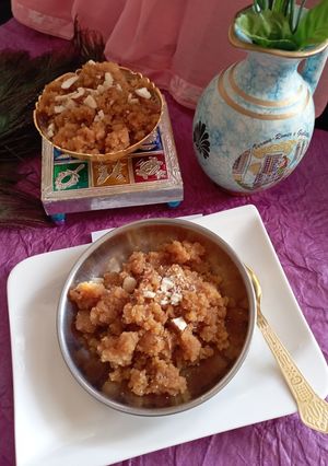 A picture of Makhandi Halwa.