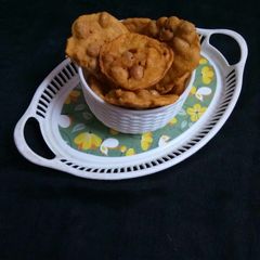 A picture of Peanut Fritters.