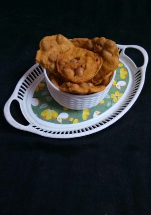 A picture of Peanut Fritters.