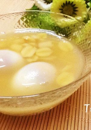 Hình của món Chè hạt sen trứng gà đường phèn.