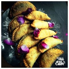A picture of Mava Gujiya.
