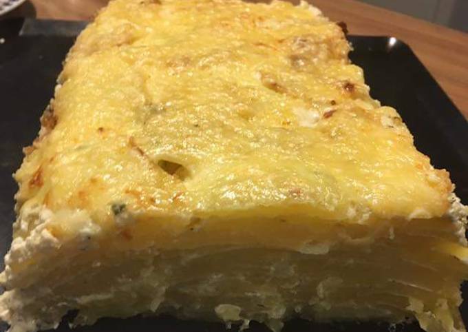 Cake de pommes de terre aux herbes et fromage Saint Morêt