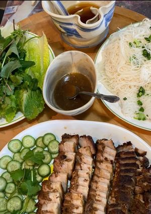 Hình của món Bánh hỏi thịt nướng.
