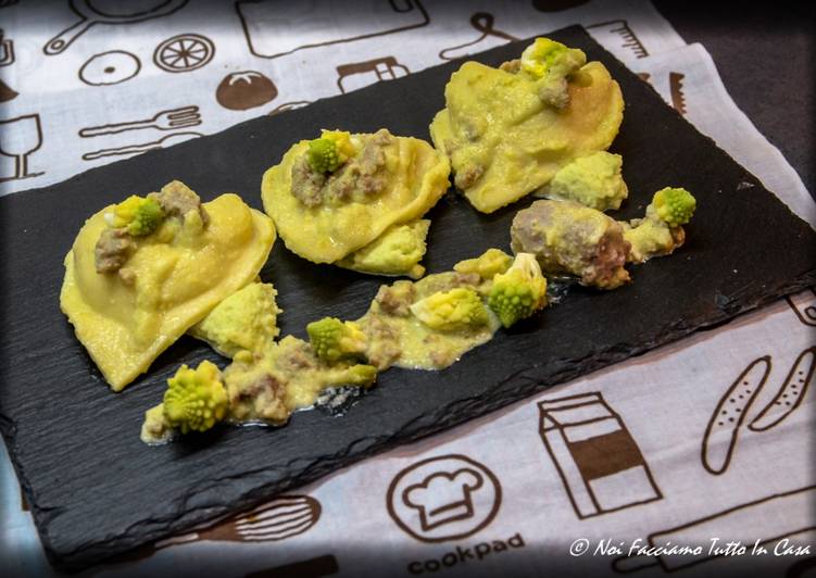 Tortelloni salsiccia e patate con ragu di broccolo romanesco e salsiccia