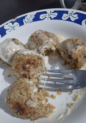 Una foto de Albóndigas de lenteja y pollo con corazón de queso🧀