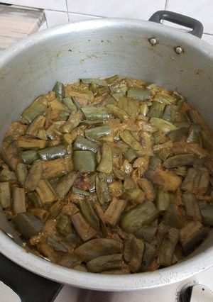 Brinjal curry with dry fish রেসিপির প্রধান ছবি
