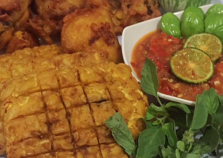Lalapan Ayam & Tempe