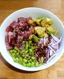 Poke bowl de atún con coliarroz