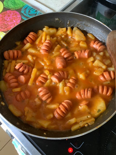 Paprikás krumpli virslivel recept fotója
