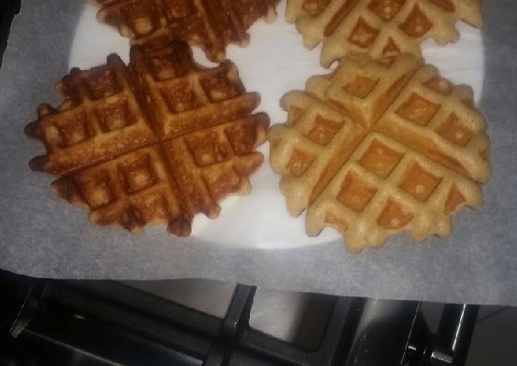 How to Prepare Quick Cinnamon Waffles