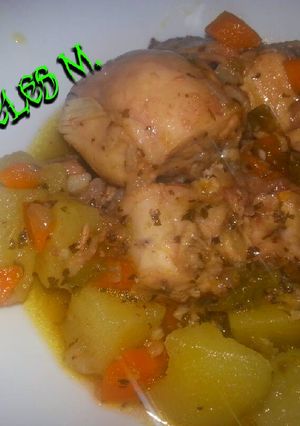 Foto principal de Conejo estofado con patatas