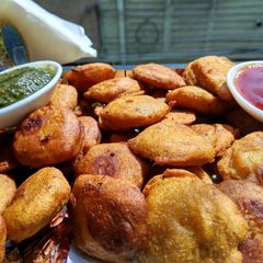 Idli pakora A picture of Idli pakora.