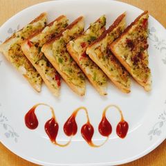 A picture of Rava Toast.