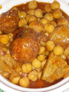 Una foto de Callos con garbanzos