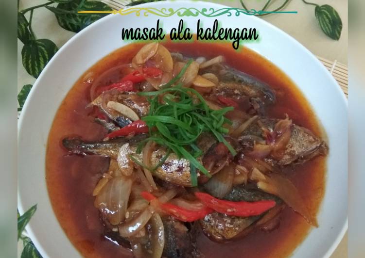 Bahan Membuat Ikan salem ala bumbu kalengan Lezat