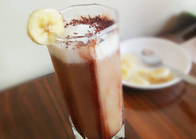 Steps to Make Super Quick Homemade Banoffee Shake