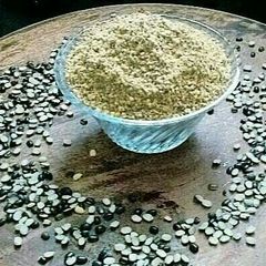 A picture of Black gram Dal idli podi.