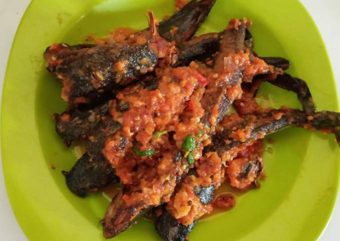 Ikan lele sambal goreng kemangi