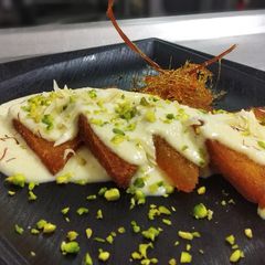A picture of Shahi tukra.
