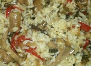 Una foto de Arroz con setas y acelgas en salsa teriyaki (vegetariano)