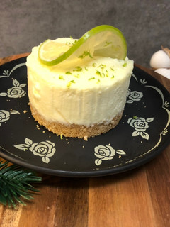 【情人節快樂】❤️ 明明白白我的心❤️ 沁涼免烤白巧克力起司蛋糕🍰 的食譜成品照片