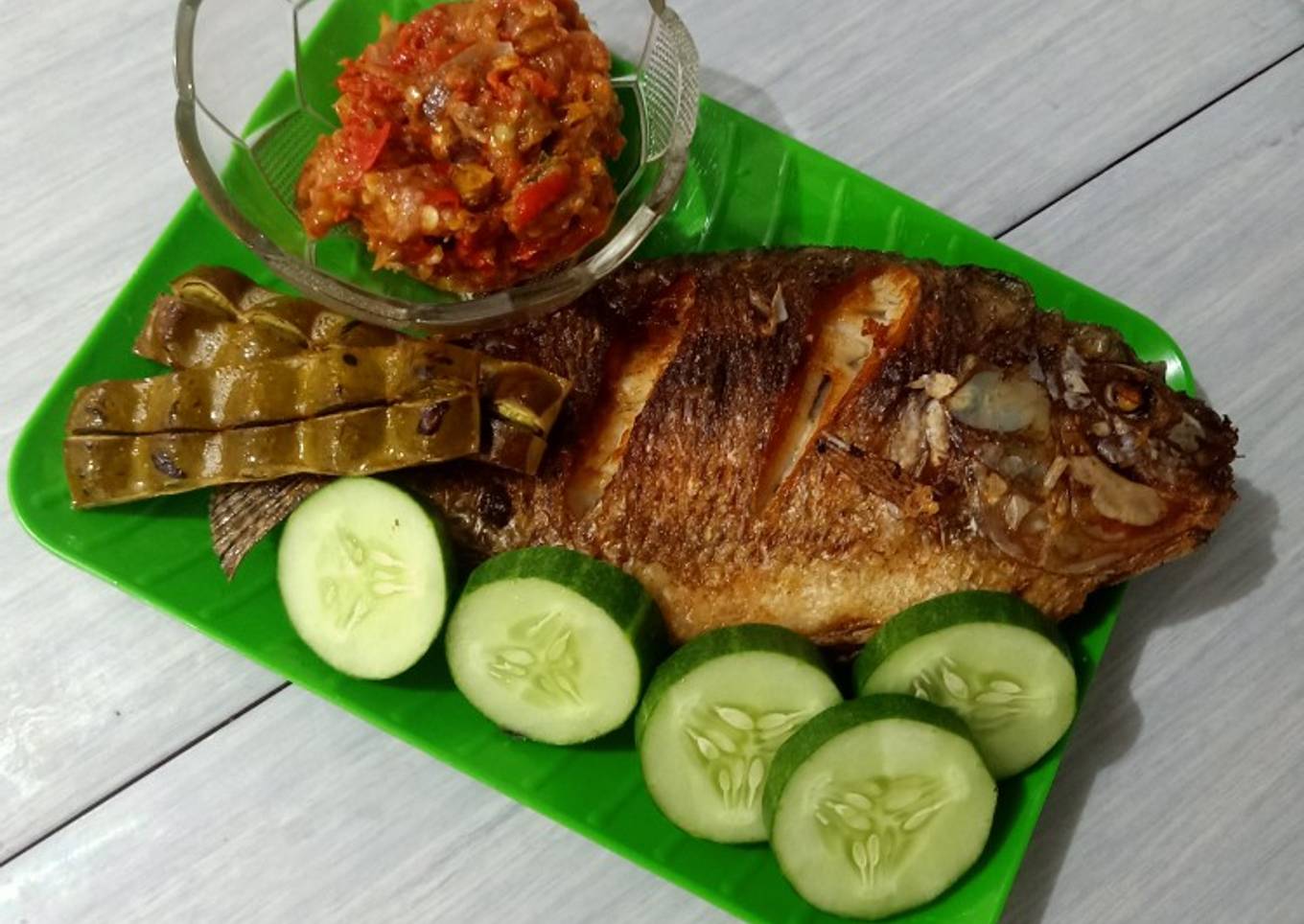 Nila goreng sambal terasi