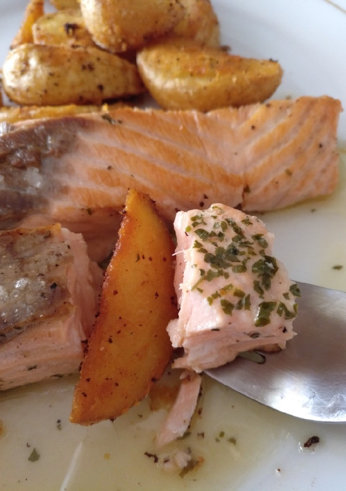 Una foto de Salmón a la sartén
