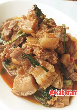 รูปของ หมูป่าแกงคั่วอีสาน แซ่บบบบบ😄