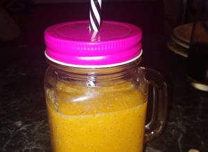 Una foto de Batido naranja - plátano - Kiwi - zanahoria