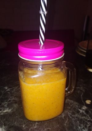 Una foto de Batido naranja - plátano - Kiwi - zanahoria
