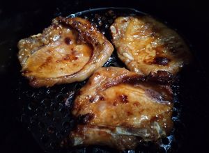 Hình của món Sườn cốt lết nướng.