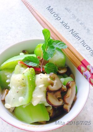 Hình của món Mướp xào Nấm hương.