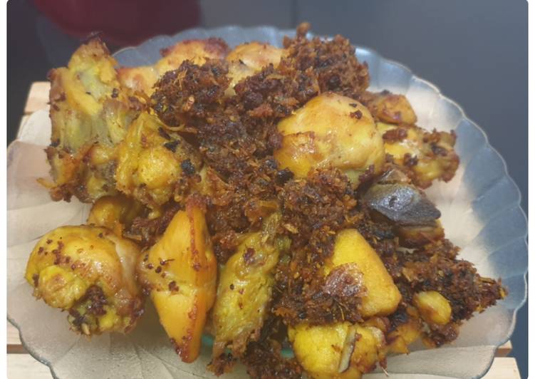 Cara Cinta saat makan malamAyam goreng laos