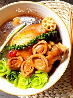 Hình của món Canh gà và bào ngư tiềm.