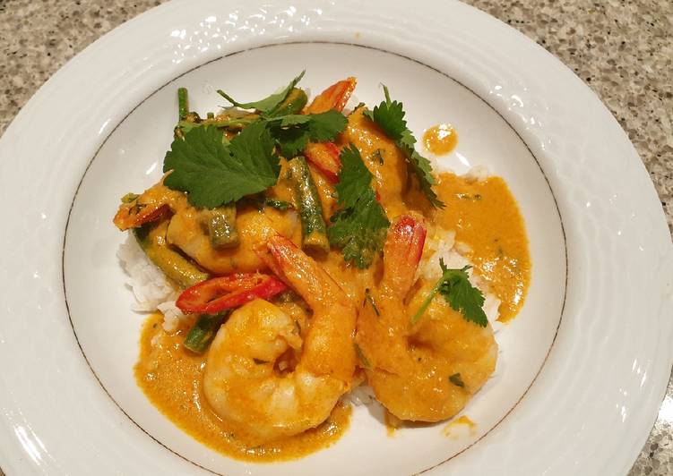 Prawns with penang or red curry with rice