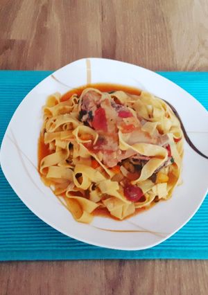 O poză a rețetei Ostropel de pui cu tagliatelle.
