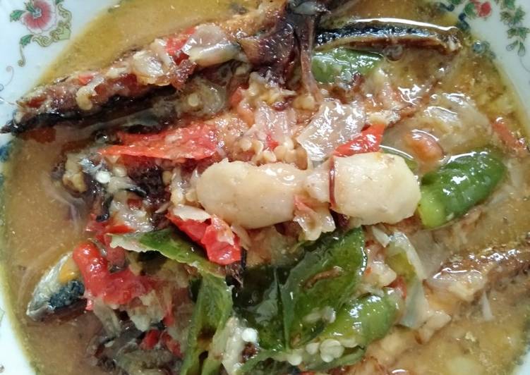 Bagaimana memasak Pindang keranjang kuah santan Lezat