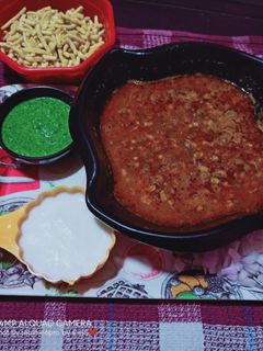 મિસળ પાઉં (Misal Pav Recipe In Gujarati) રેસીપી મુખ્ય ફોટો