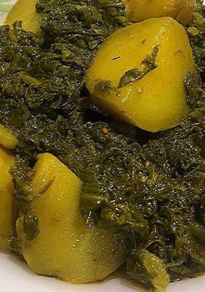 A picture of Alo palak.
