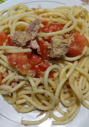 Una foto de Bucatini en ensalada