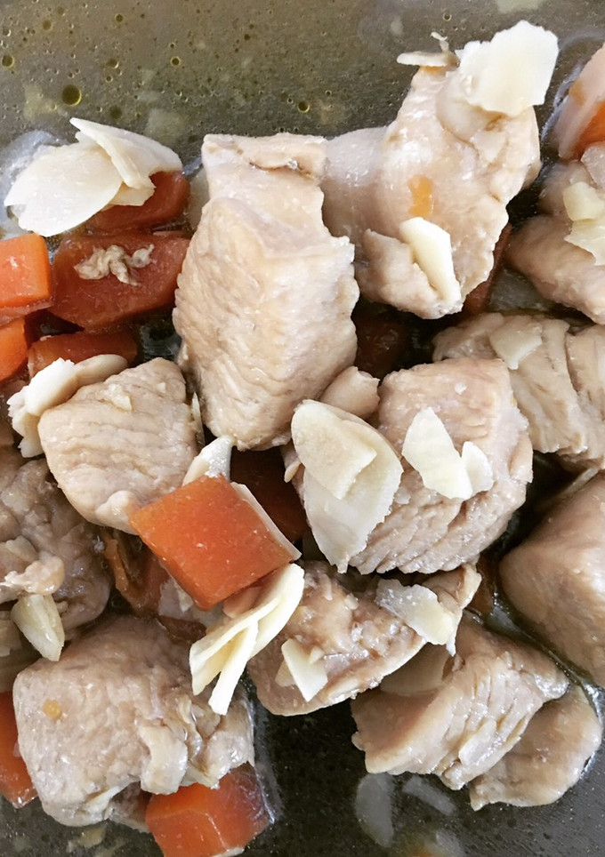 Una foto de Pollo con almendras