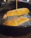 Langostinos rellenos de chaya  y requesón con costra de harina de  vainas de mezquite