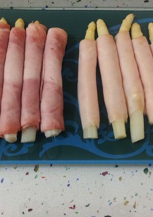 Foto principal de Espárragos con jamón cocido y queso