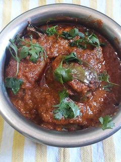 भरली वांगी (bharali wangi recipe in marathi) रेसिपी चे मुख्य फोटो