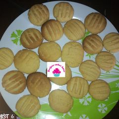 A picture of Lebanese cookies.