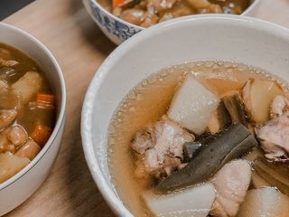 剝皮辣椒山藥香菇雞湯