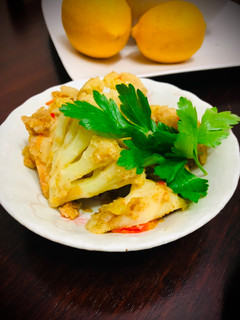 Una foto de Papas salteadas y coliflor al estilo indio Nepal Japonés ALOO GOBI o SABZI🇮🇳🇳🇵🇺🇾🇯🇵サブジ(アルーゴビ)